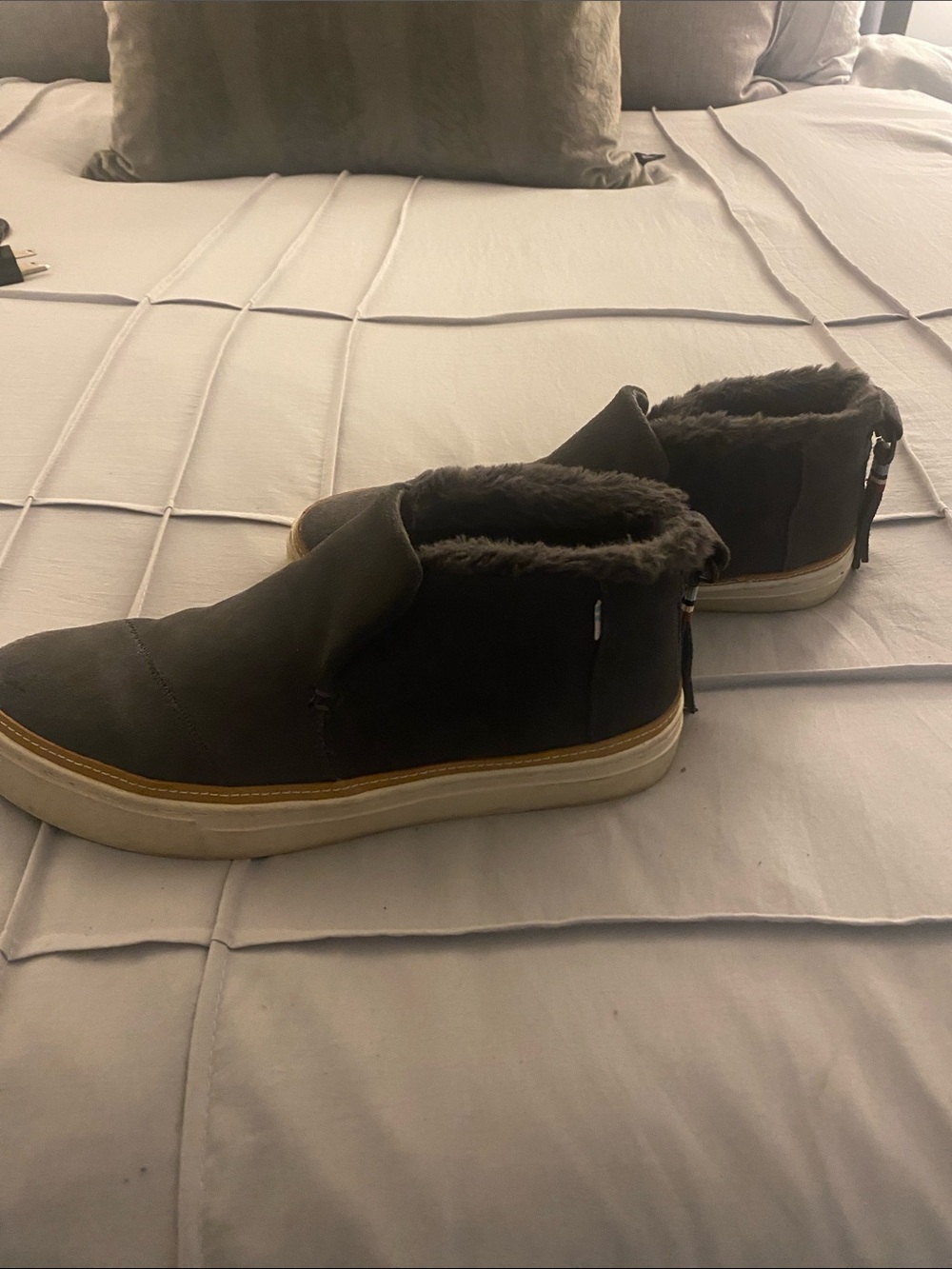Womans Tom’s Casual Faux-Fur Lined Slip-On Shoes - grey Size 9w